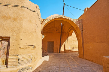 Canvas Print - Explore adobe city of Yazd, Iran