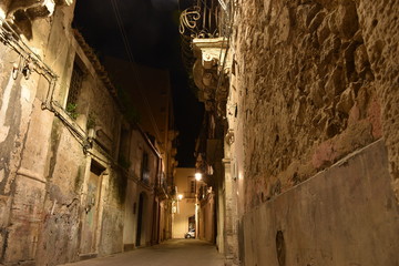 Di notte tra i vicoli di Ortigia, Siracusa-Sicilia