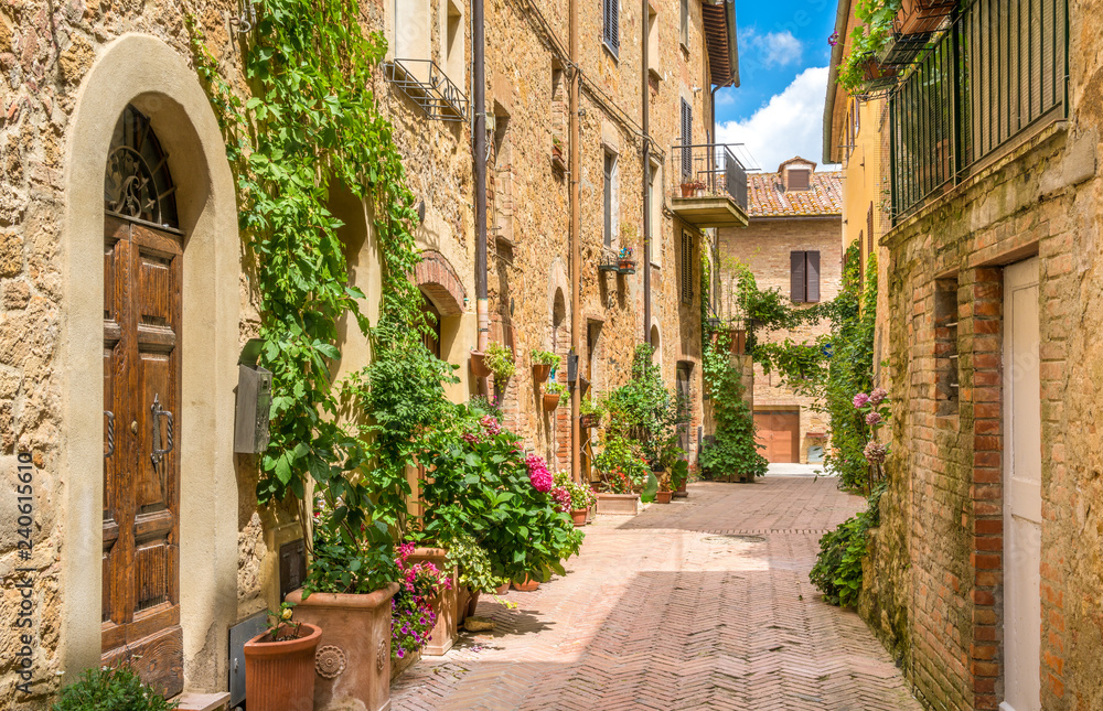 Scenic sight in Pienza, Province of Siena, Tuscany, Italy. - obrazy, fototapety, plakaty 