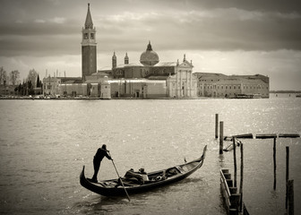 Wall Mural - Gondolier in front of San Giorgio Maggiore, Venice