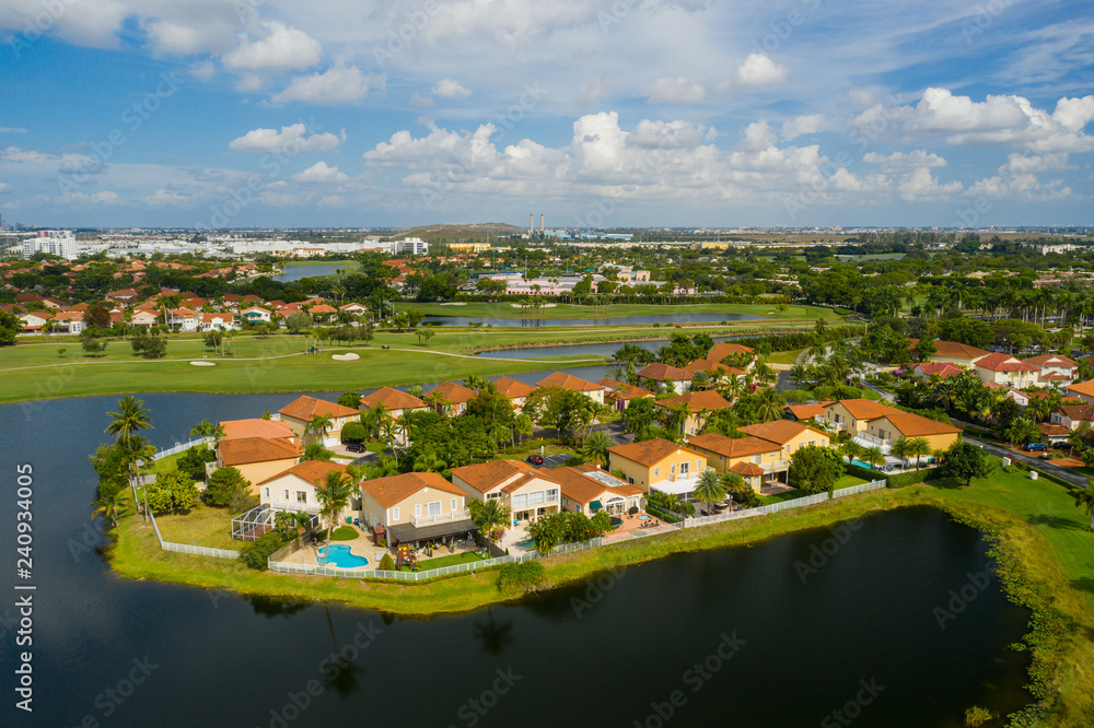 Aerial photo homes in Pembroke Pines Florida - obrazy, fototapety, plakaty 