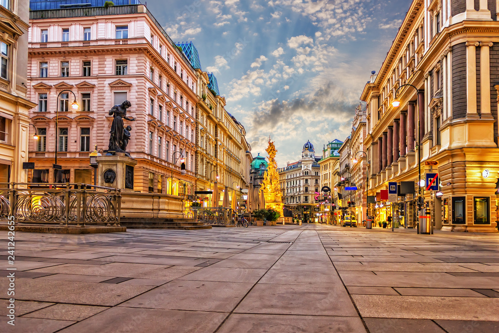 Obraz na płótnie Graben, a famous Vienna street with the Plague Column and famous w salonie