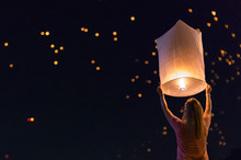 Floating Lanterns Festival