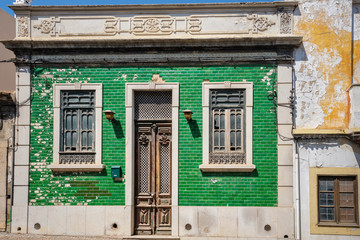 Canvas Print - Old building. Tavira, Portugal