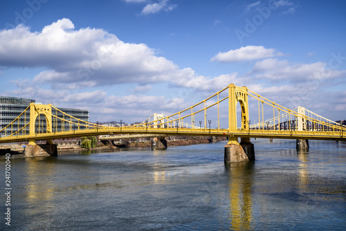 Andy Warhol Bridge in Downtown Pittsburgh, Pennsylvania, USA Fotobehang