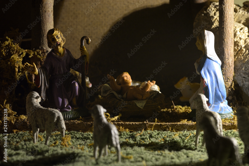 Traditional nativity scene with statues of the Holy Family/Nativity ...