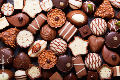 Cuadros en Lienzo mix of chocolate candies, top view