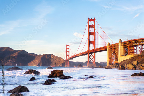 Obrazy San Francisco san-francisco-najlepsze-miejsce-na-spotkanie-o-zachodzie-slonca-plaza-marszalka