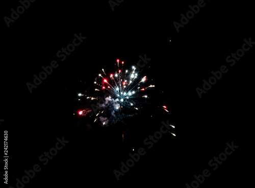 Fotografie, Obraz FUOCHI ARTIFICIALI SU SFONDO NERO PER PATTERN