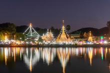 Wat Jongklang, Mae Hong Son, THAILAND. : January 6, 2019. Wat Jongkham The Most Favourite Place For Tourist In Mae Hong Son Near Chiang Mai, Thailand With Sunset Sky