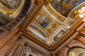 Wall Mural - SAINT PETERSBURG, RUSSIA - January 2, 2019: Beautiful interior of the St Isaac's Cathedral. Luxurious ceiling and dome inside the famous cathedral.