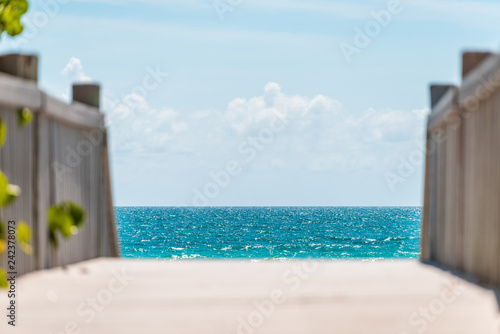 Foto  Hollywood, USA Beach boardwalk in Florida Miami with wooden steps stairs and nob