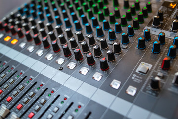 sound mixer console