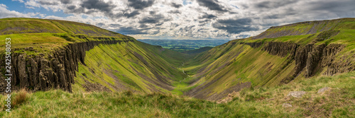 Foto North Pennines landscape at the High Cup Nick in Cumbria, England, UK