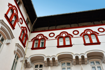 Canvas Print - Building architecture in Dimitrie Ghica Park, Sinaia, Romania