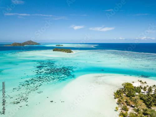 Fotografía Aerial image from a drone of blue lagoon and Otemanu mountain at Bora Bora island, Tahiti, French Polynesia, South Pacific Ocean (Bora Bora Aerial)