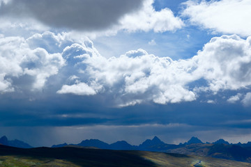 Wall Mural - Mountains of the central mountain range of the Peruvian Andes. Huancavelica - Peru.