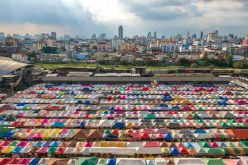 Canvas Print - Train Market