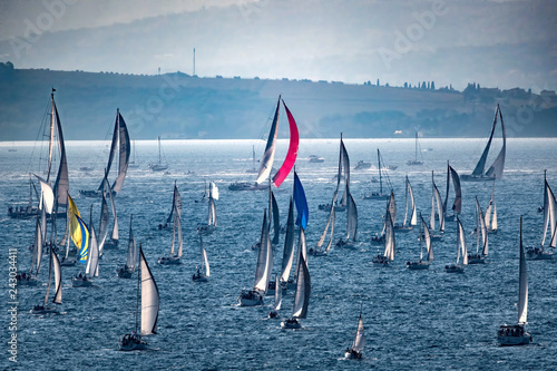 Barche A Vela Sul Mare Con Forte Vento Che Fanno Una Regata Buy This Stock Photo And Explore Similar Images At Adobe Stock Adobe Stock