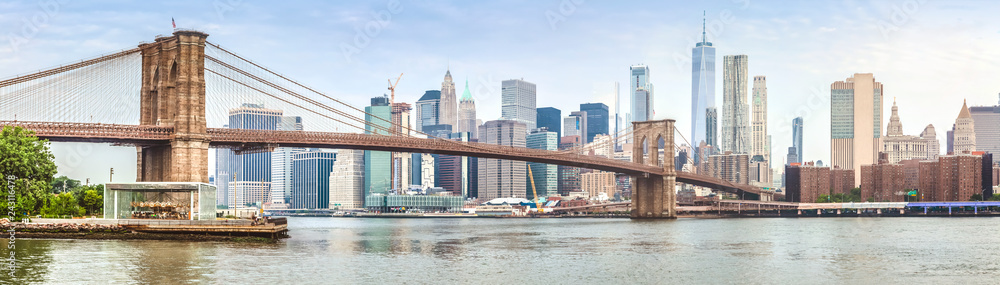 Amazing panorama view of New York city and Brooklyn bridge - obrazy, fototapety, plakaty 