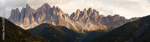 Fotografia  Geislergruppe or Gruppo dele Odle, Italian Dolomites