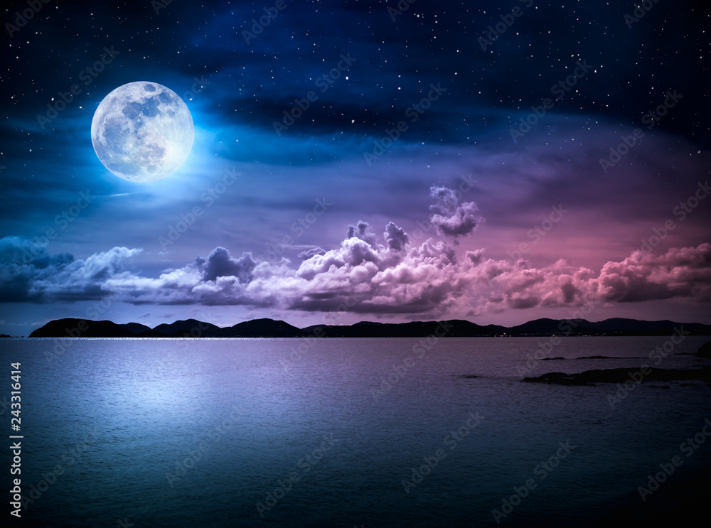 Landscape of sky with full moon on seascape to night. Serenity nature. - obrazy, fototapety, plakaty 