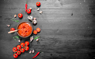 Canvas Print - Tomato sauce with garlic and herbs.