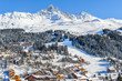 France, Savoie (73), chalets de Meribel aux pieds des pistes de ski.