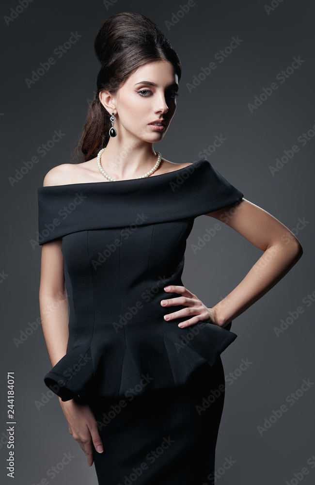 classy black dress with pearl necklace Pearl Necklace Sheath Dress - Black