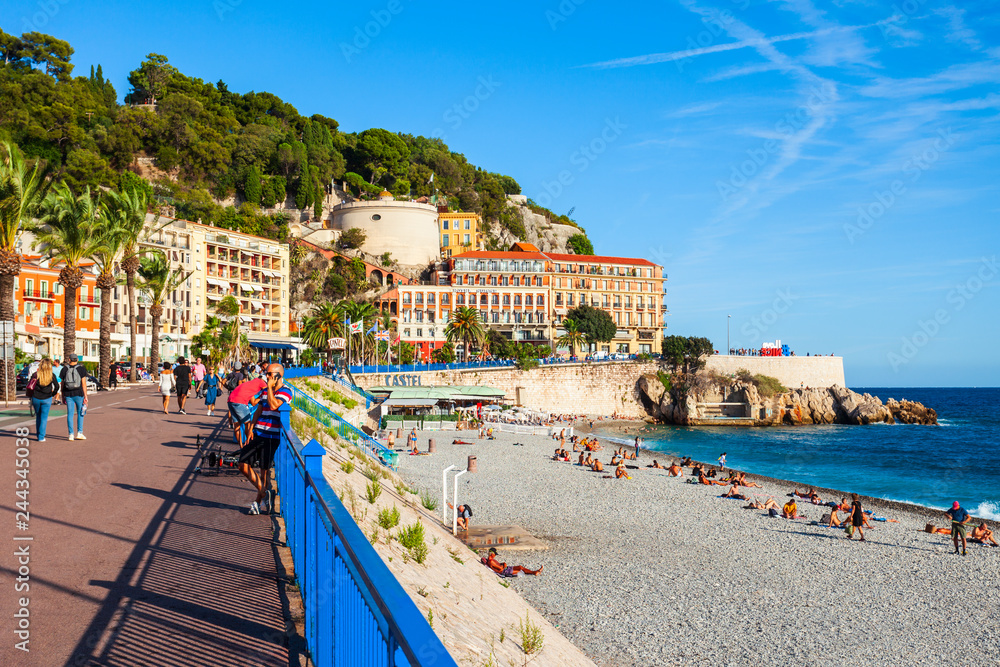 Plage Blue Beach in Nice, France - obrazy, fototapety, plakaty 