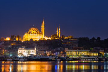 Wall Mural - suleymaniye mosque on shores of bosphorus at night
