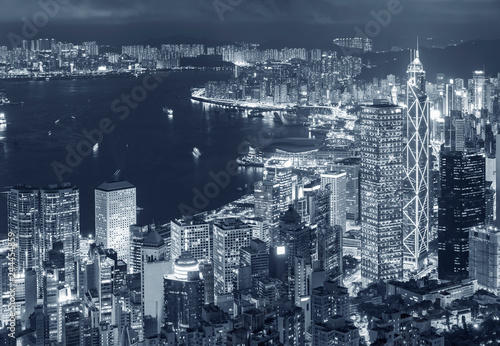 Photographie Victoria Harbor of Hong Kong city at night