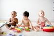 © Rawpixel.com - Babies playing together in a play room