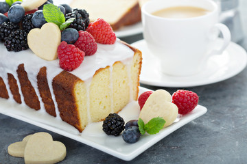 Wall Mural - Valentine day baking, cake with hearts