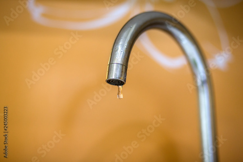 Water Tap Chrome Stainless Metal Faucet With Running Stream Of