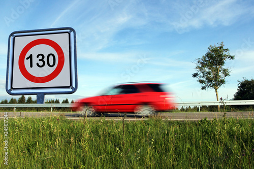 Fotografía Geschwindigkeitsbeschränkung auf Deutschlands Straßen