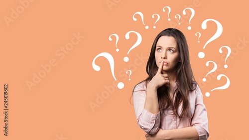 Photographie Question woman apron attractive beautiful beauty blue background