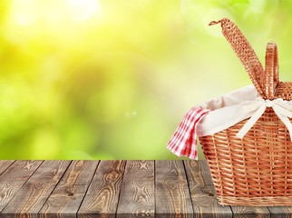 Canvas Print - Basket picnic leisure table green red white