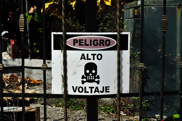 peligro alto voltaje