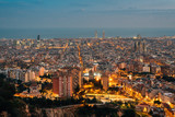 Fototapeta Paryż - Night cityscape view from Bunkers del Carmel (Colina de la Rovira), in Barcelona, Spain