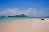 Fototapeta Dmuchawce - Beautiful tropical beach at  Andaman Sea, Thailand