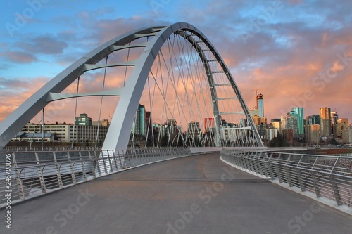Dekoracja na wymiar  chodnik-sunset-bridge