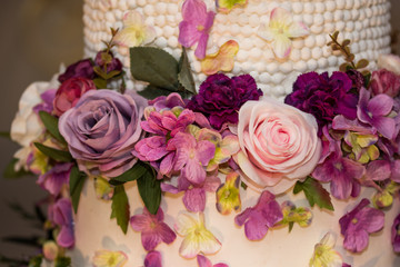 Wall Mural - wedding cake decorated with flowers