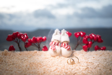 Wall Mural - Valentines Day love concept. Figurine of married couple hugging , couple in love and pre-wedding background concept.