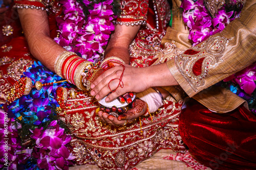 Indian Wedding Couple Nice Hands Promise Bride And Groom Buy