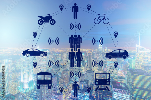 Fotografía Ridesharing and carpooling concept in the city