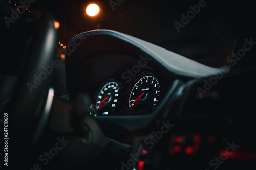 Fotomural dashboard of a sports car at night