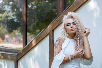 Wall Mural - portrait of a beautiful woman, photo shoot in the Park