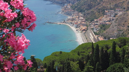 Sicilia, Giardini Naxos, coastline.