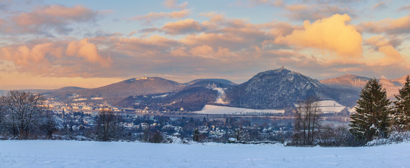 Wall Mural - Das Siebengebirge im Winter, Panorama